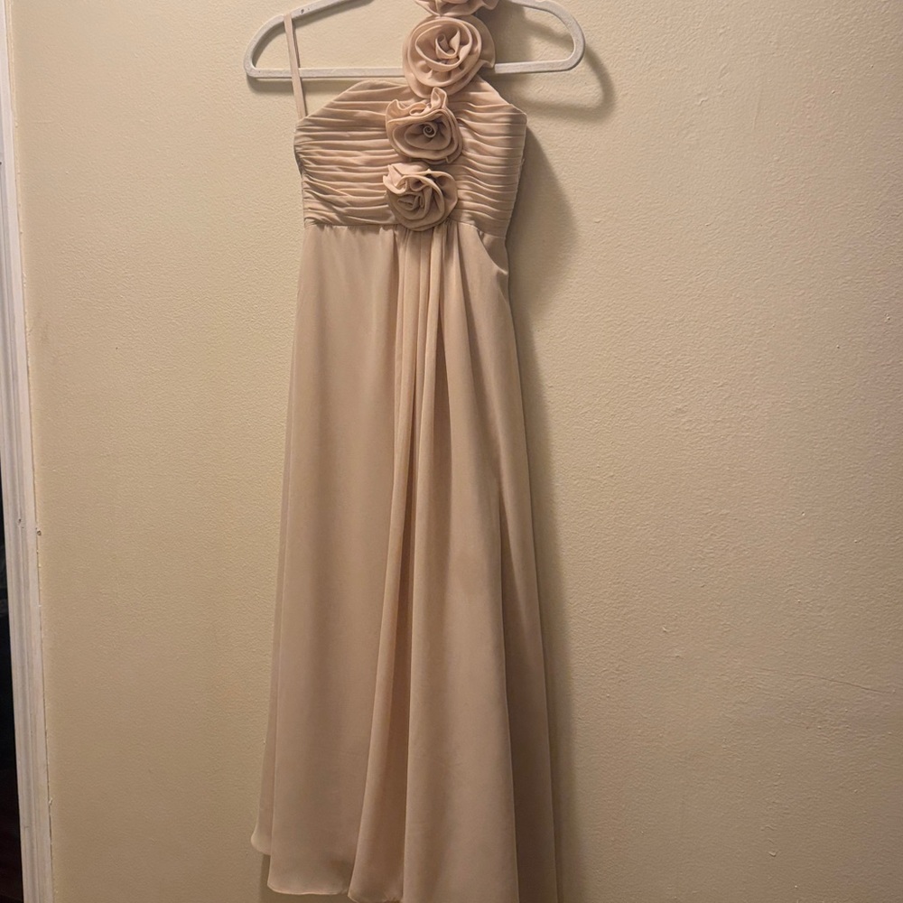 Chic One-Shoulder Cream Dress with Rosette Details